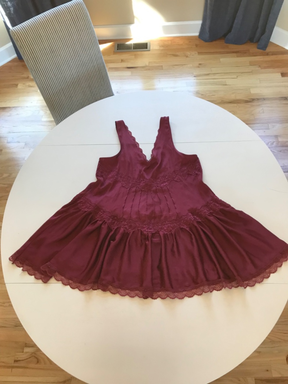🆕 BOHO-CHIC ROMANTIC BURGUNDY MINI A-LINE SILKY LACE SLIP DRESS - Picture 6 of 15